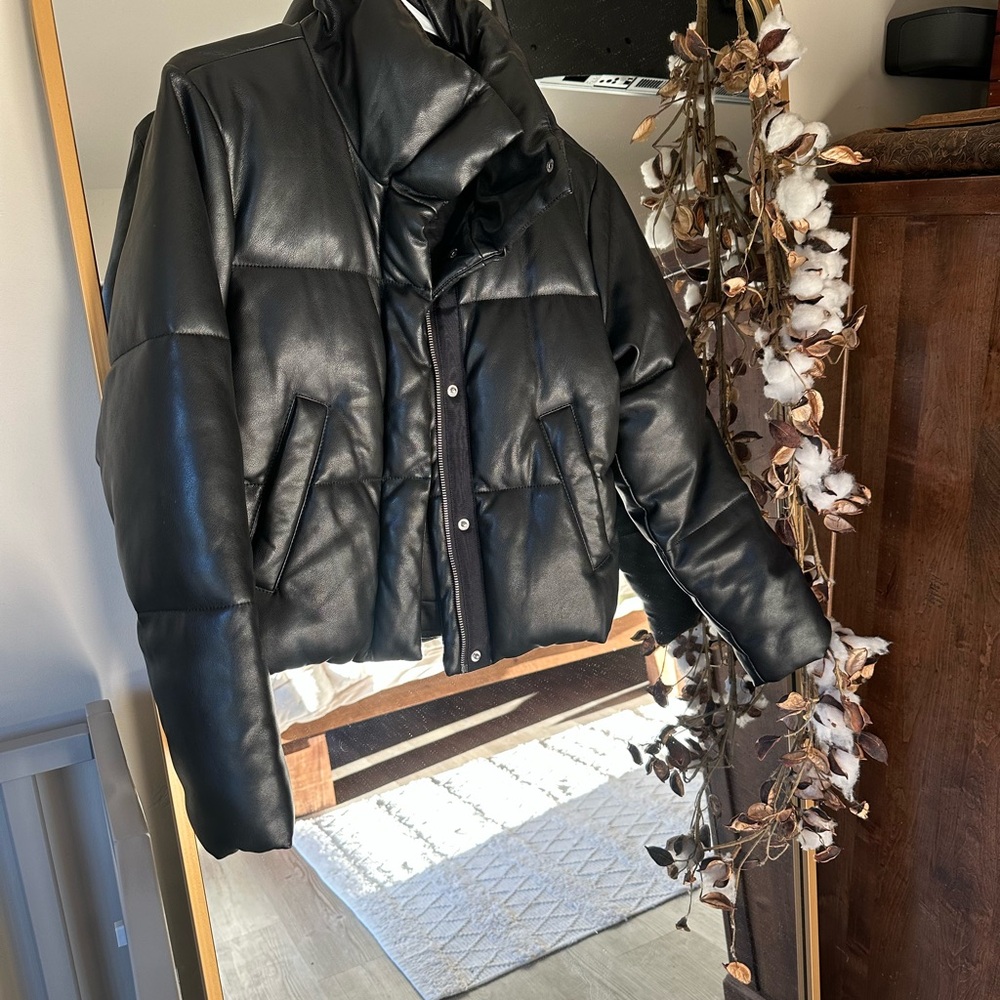 Abercrombie & Fitch Glossy Black Puffer Coat